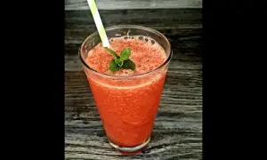 Najlepsze przepisy na drink z syropem arbuzowym, które orzeźwiają