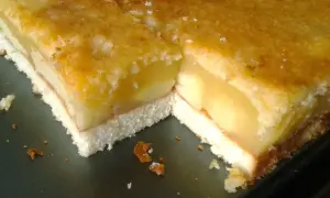 Przepis na ciasto jabłecznik z wiórkami kokosowymi, które zachwyca