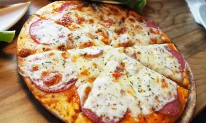 Jaki ser na pizzę? Odkryj najlepsze rodzaje i ich smaki