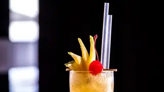 Pyszne drinki z wódką mango, które zachwycą Twoich gości