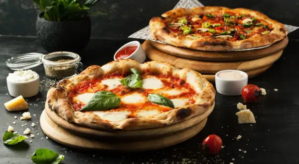 Ile piecze się pizzę, aby uniknąć niedopiekania i spalenia?