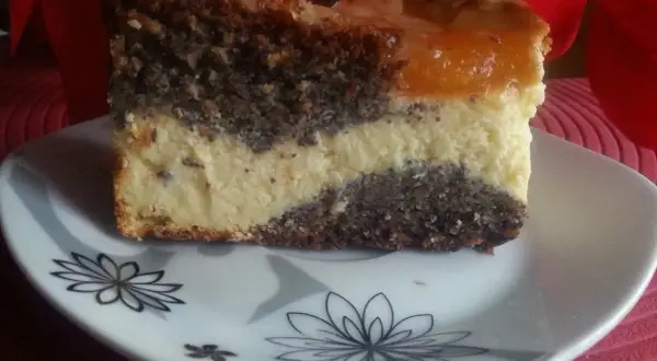 Przepisy na ciasto serowo makowe, które zachwycą Twoich gości