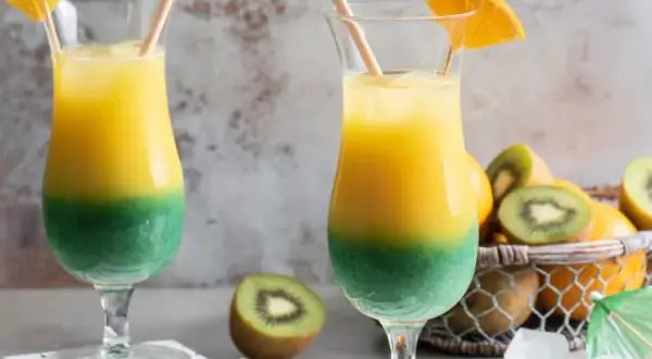 Pyszne drinki z kiwi, które zachwycą Twoje podniebienie i orzeźwią