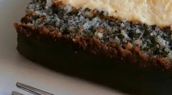 Pyszny przepis na ciasto makowo budyniowe, które zachwyci każdego