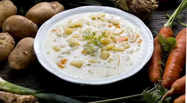 Ile kcal ma zupa warzywna? Zaskakujące fakty o kaloriach!