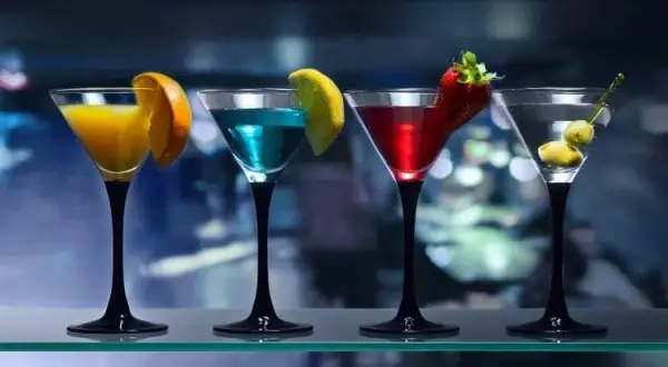 Najlepsze przepisy na martini extra dry drink, które musisz spróbować