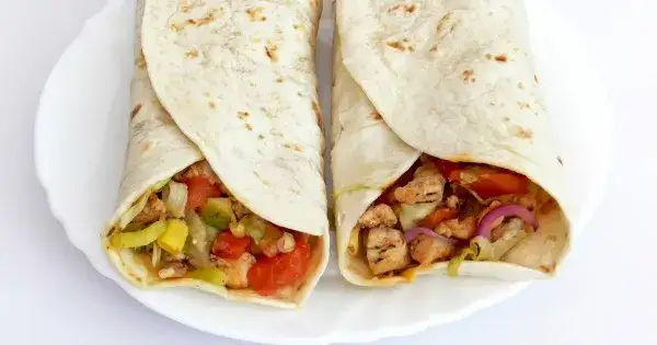 Zdjęcie Ile kalorii ma tortilla z kurczakiem? Zaskakujące wartości odżywcze!